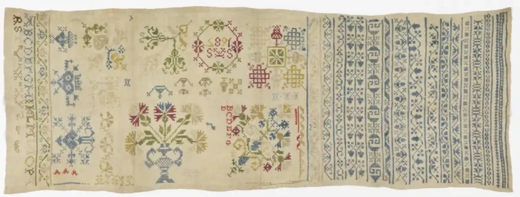 Pieza bordada del año 1685. Créditos: Smithsonian Design Museum