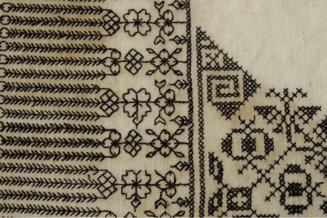 Bordado blackwork antiguo
