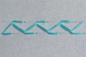 Punto Pluma Recto (Straight Sided Feather Stitch)