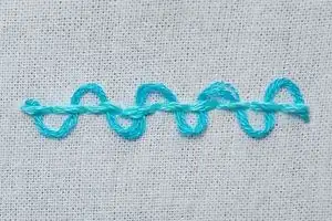 Punto Atrás Entrelazado Simple( Laced Back Stitch)