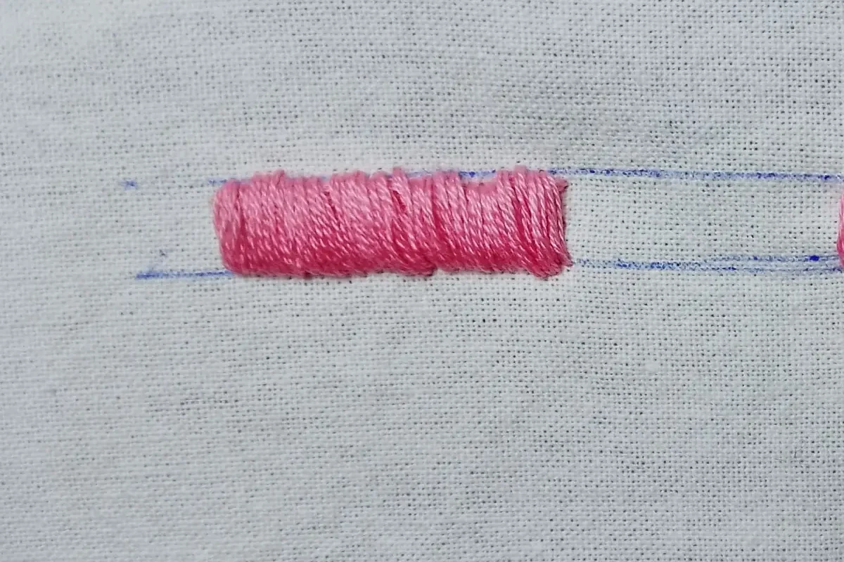 Punto satén alcolchado (Padded Satin Stitch)