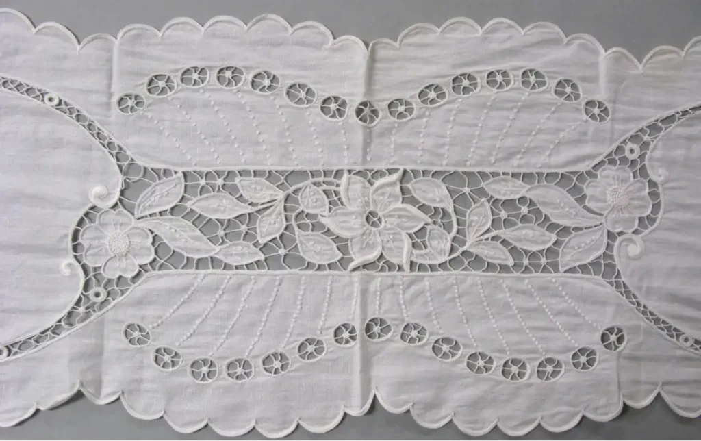 bordado cutwork